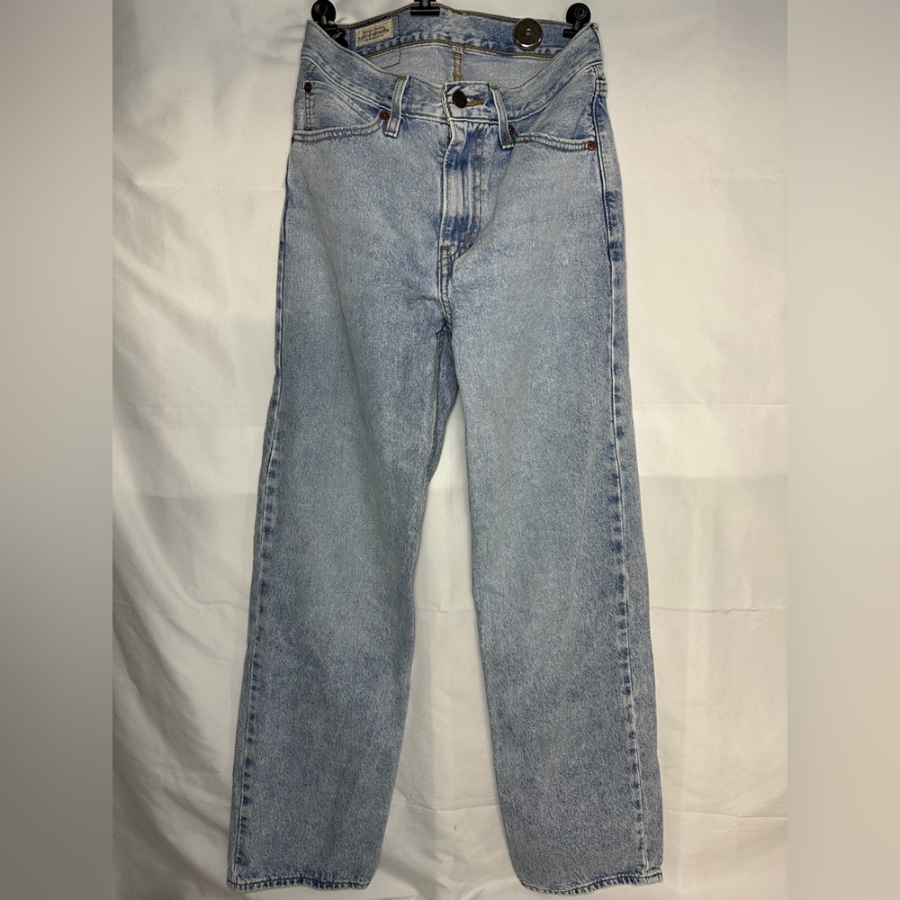 Levi's Men's Relaxed Light Blue Jeans